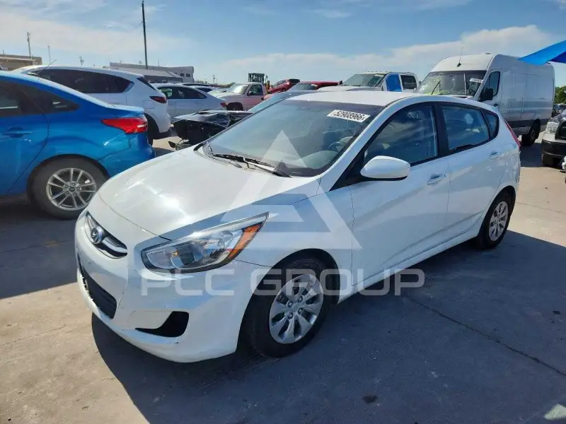2015 Hyundai Accent photo