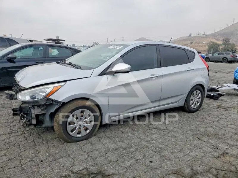 2015 Hyundai Accent photo