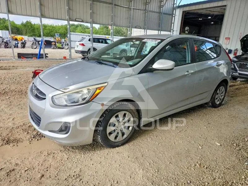2015 Hyundai Accent photo