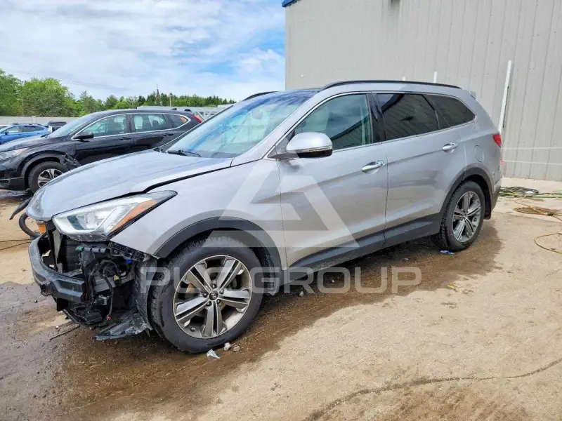 2015 Hyundai Santa Fe photo