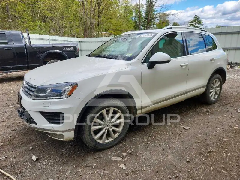 2015 Volkswagen Touareg photo
