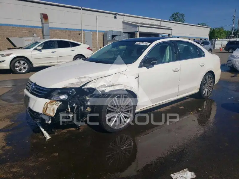 2015 Volkswagen Passat photo