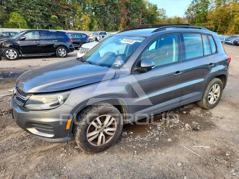 2015 Volkswagen Tiguan photo