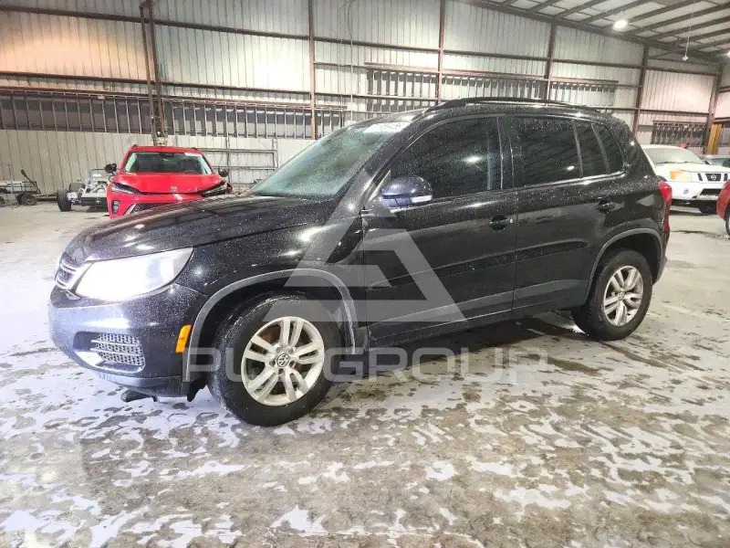2015 Volkswagen Tiguan photo
