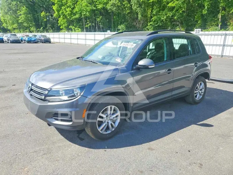 2015 Volkswagen Tiguan photo