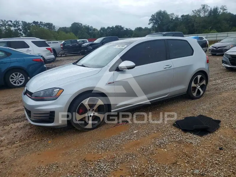 2015 Volkswagen GTI photo