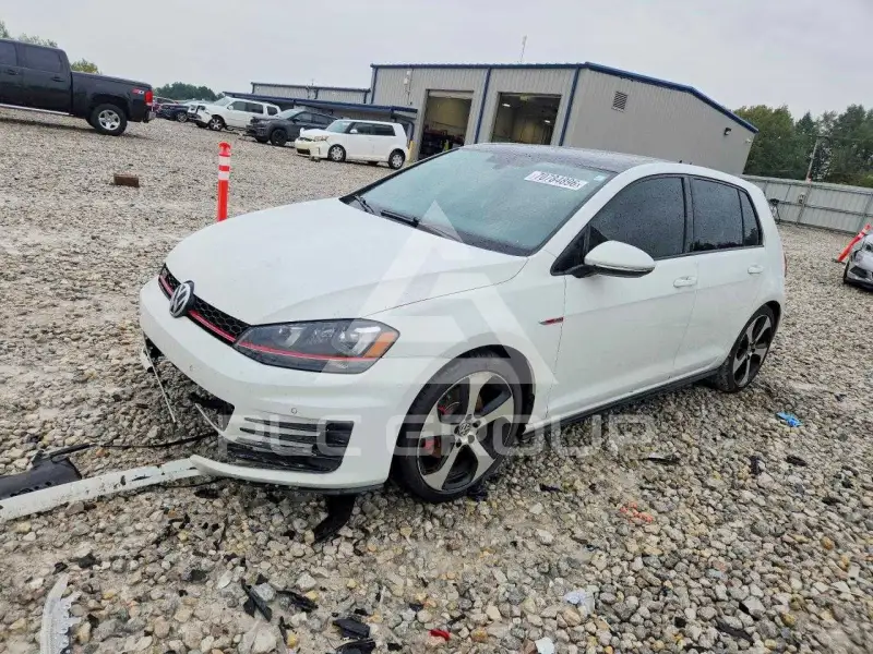 2015 Volkswagen GTI photo