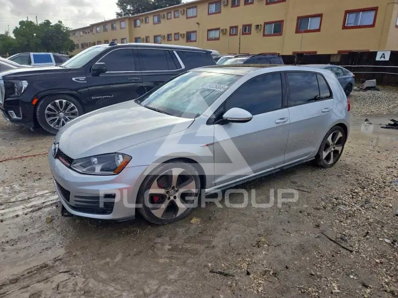 2015 Volkswagen GTI photo