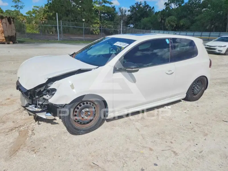 2015 Volkswagen GTI фото