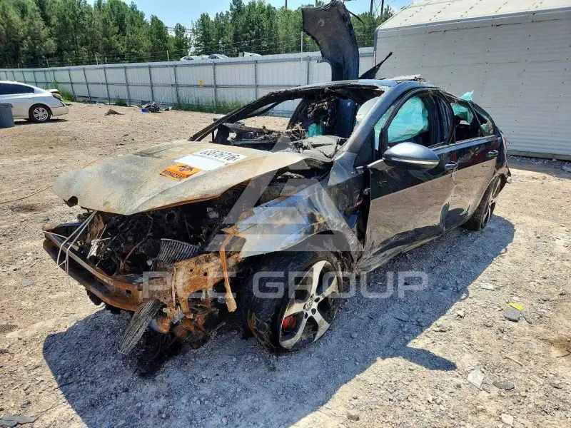 2015 Volkswagen GTI photo