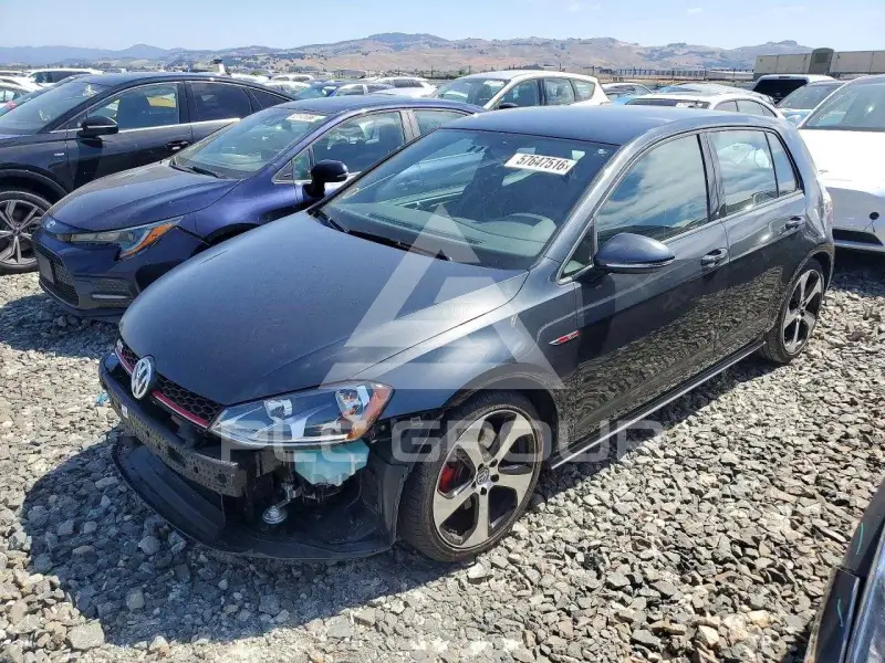 2015 Volkswagen GTI фото
