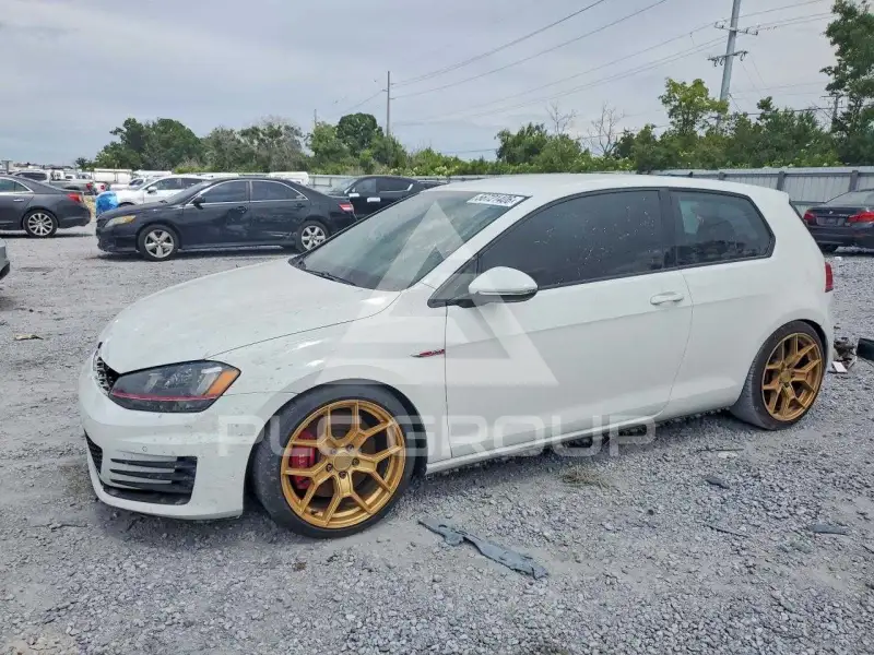2015 Volkswagen GTI photo