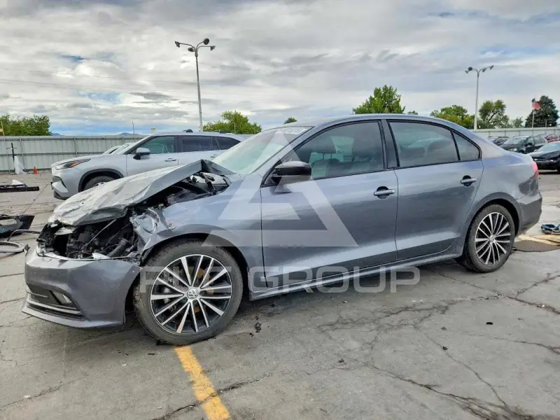 2015 Volkswagen Jetta photo