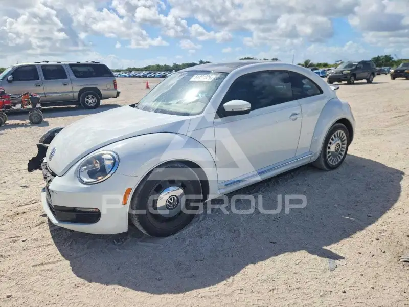 2015 Volkswagen BEETLE фото