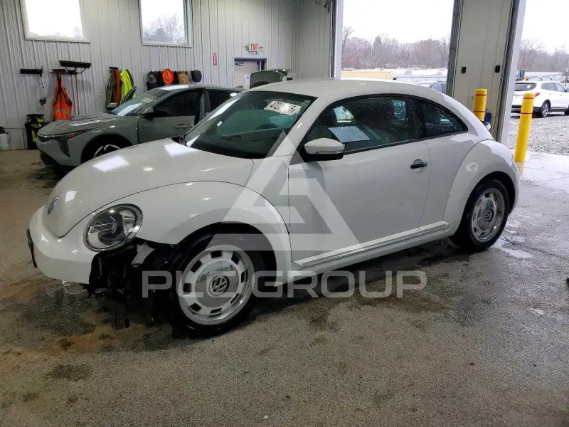 2015 Volkswagen BEETLE photo