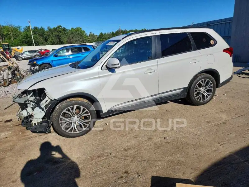 2016 Mitsubishi OUTLANDER фото