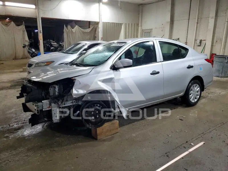 2016 Nissan VERSA фото