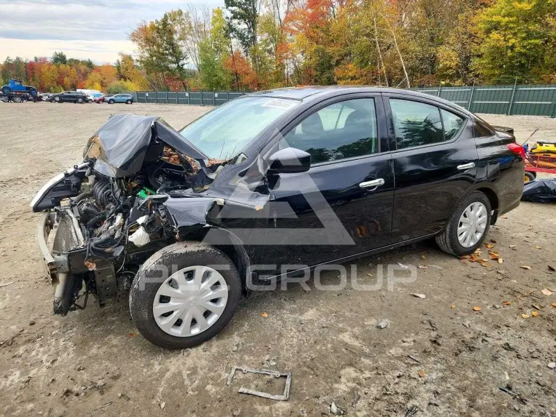 2016 Nissan VERSA photo