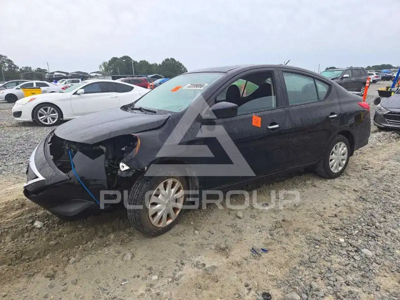 2016 Nissan VERSA photo