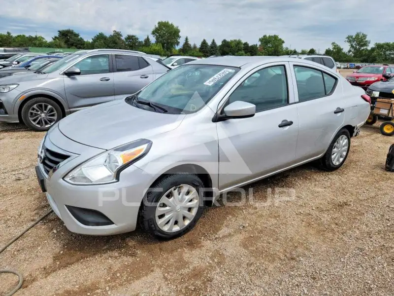 2016 Nissan VERSA фото