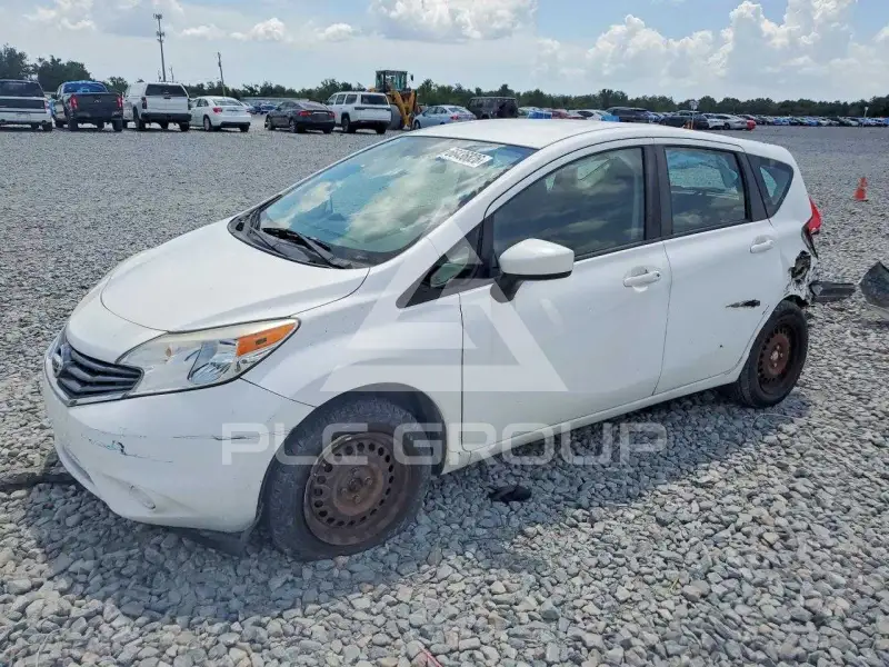 2016 Nissan VERSA photo