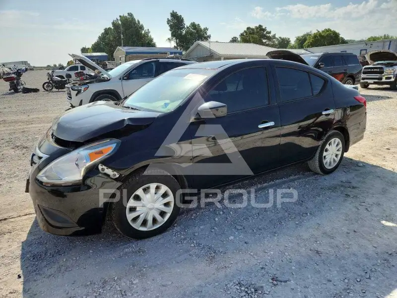 2016 Nissan VERSA фото