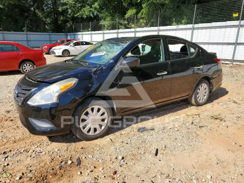2016 Nissan VERSA photo