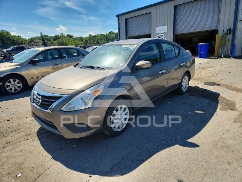 2016 Nissan VERSA photo