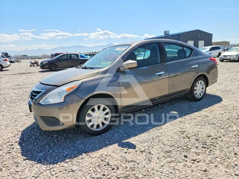 2016 Nissan VERSA photo