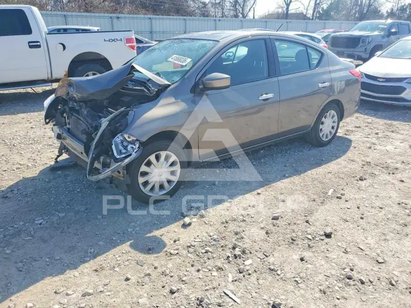 2016 Nissan VERSA photo