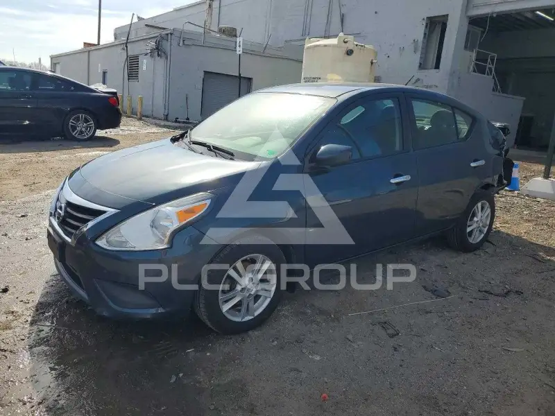 2016 Nissan VERSA photo