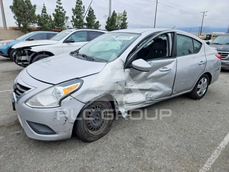 2016 Nissan VERSA фото