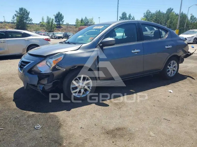 2016 Nissan VERSA photo