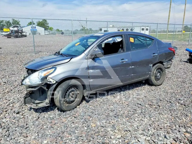 2016 Nissan VERSA фото