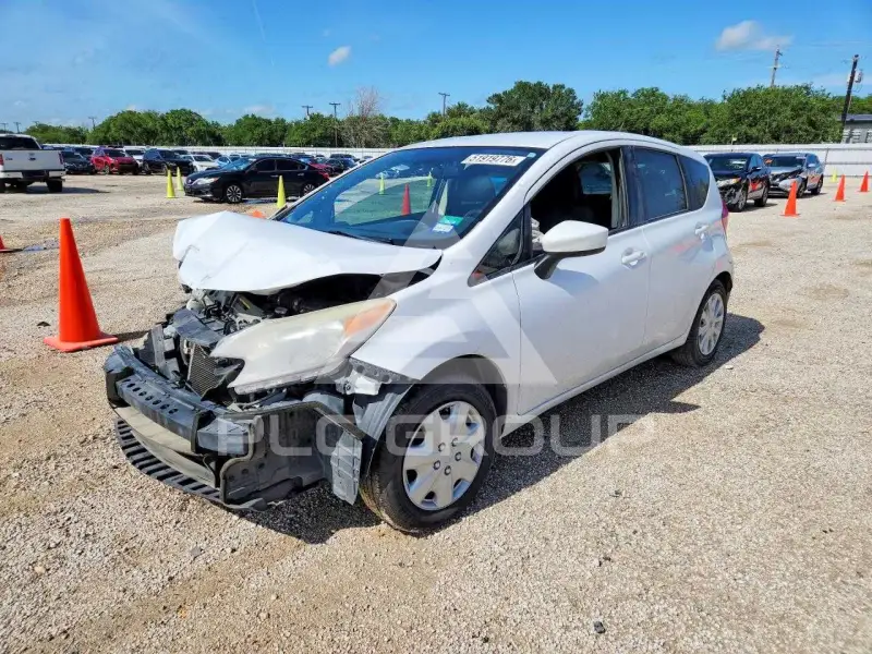 2016 Nissan VERSA фото