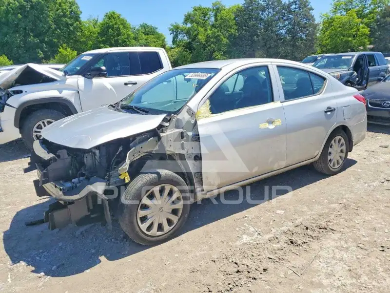 2016 Nissan VERSA фото