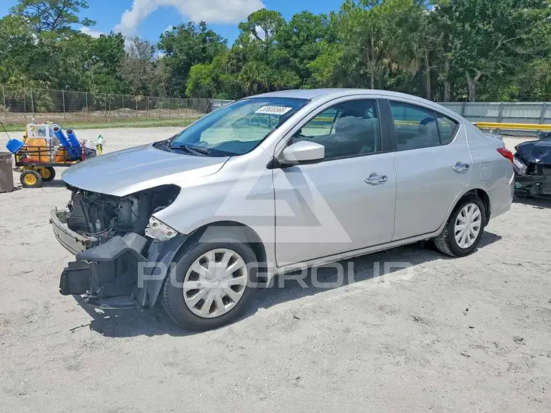 2016 Nissan VERSA photo