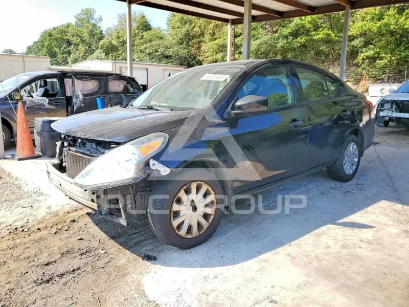 2016 Nissan VERSA photo