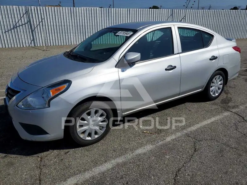 2016 Nissan VERSA фото