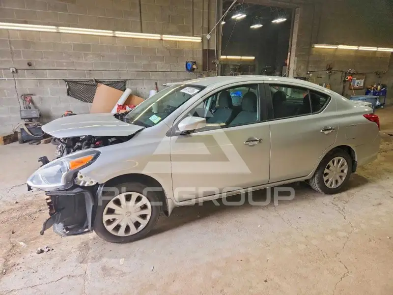 2016 Nissan VERSA фото