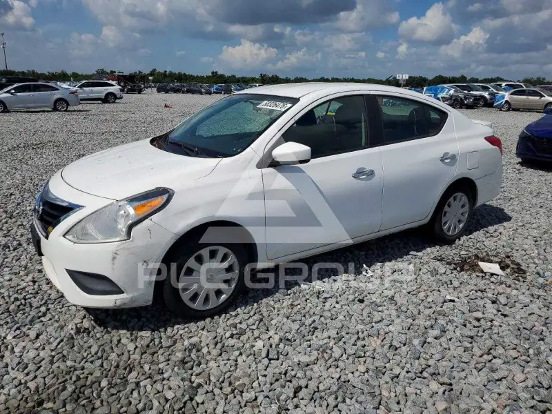 2016 Nissan VERSA photo