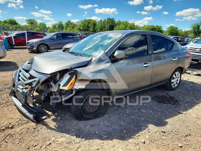 2016 Nissan VERSA фото
