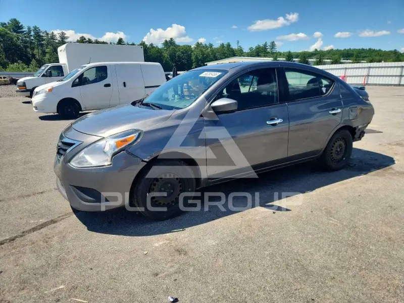 2016 Nissan VERSA photo