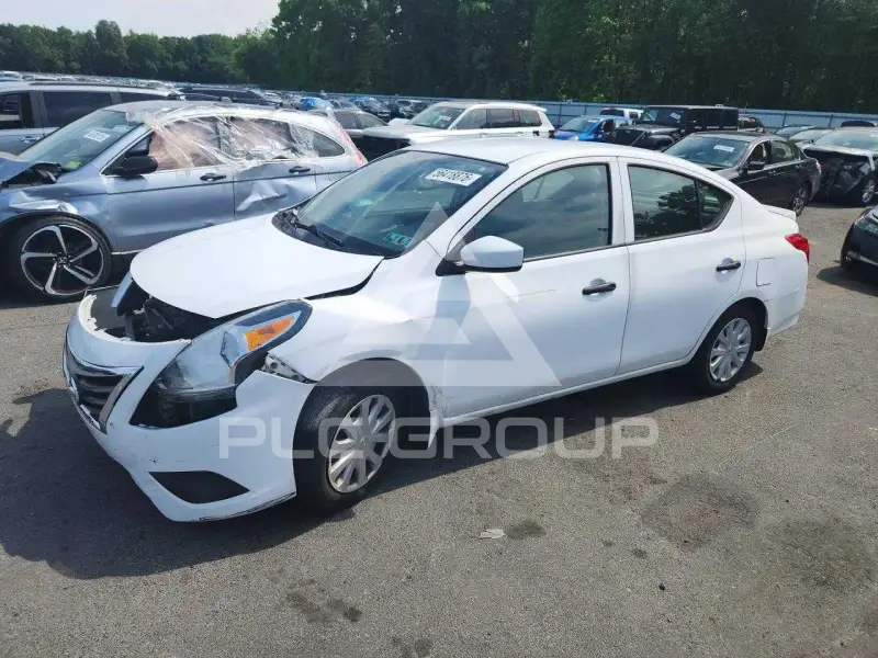 2016 Nissan VERSA фото
