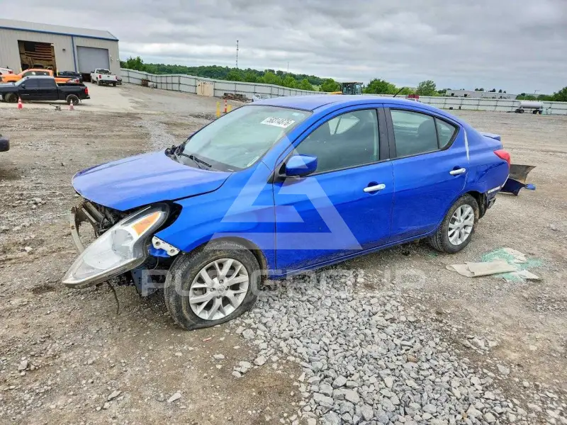 2016 Nissan VERSA photo
