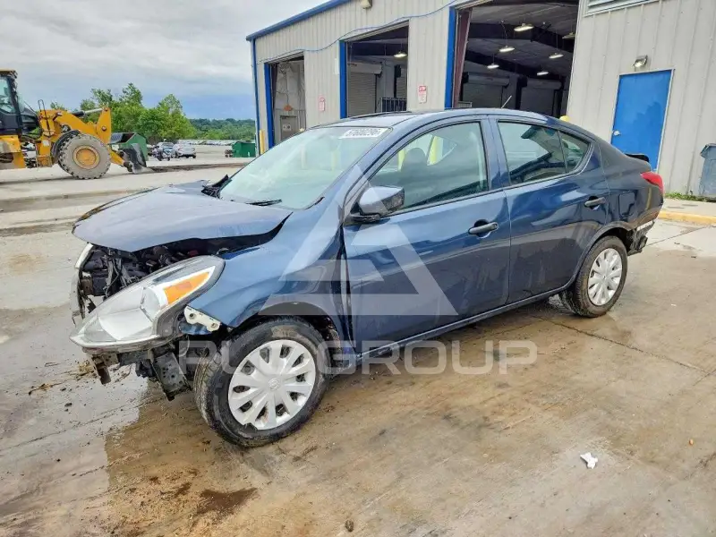 2016 Nissan VERSA photo