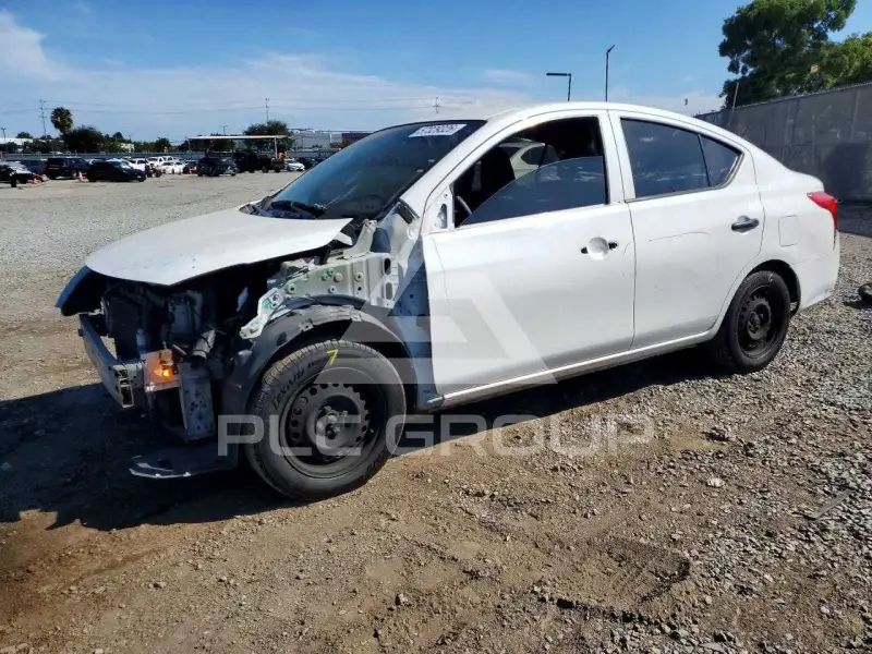 2016 Nissan VERSA photo