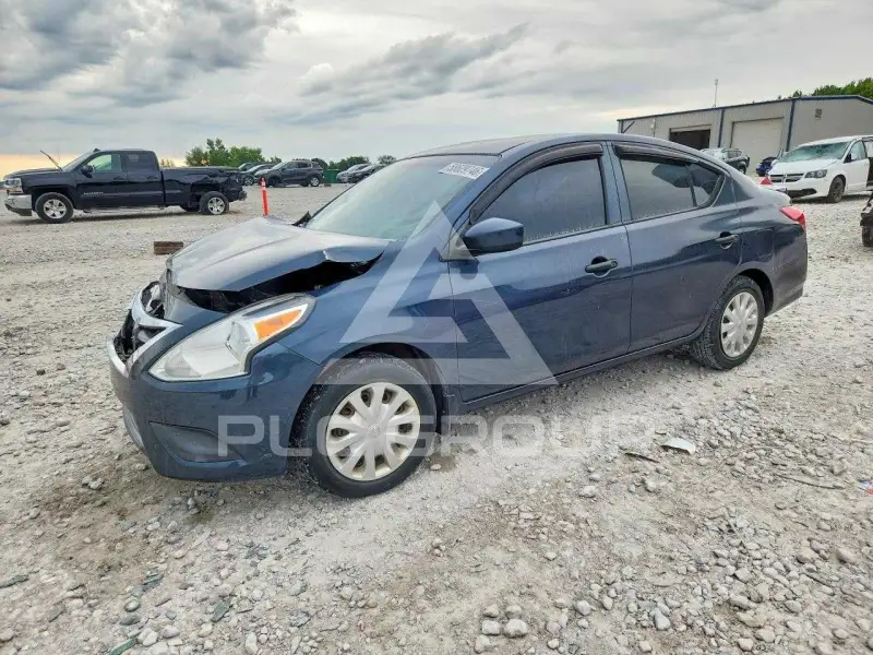 2016 Nissan VERSA photo
