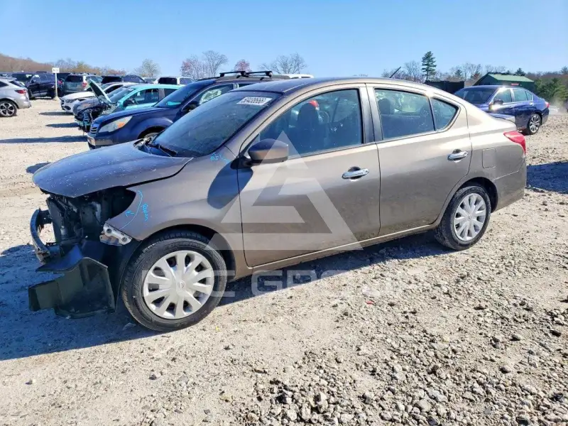2016 Nissan VERSA фото