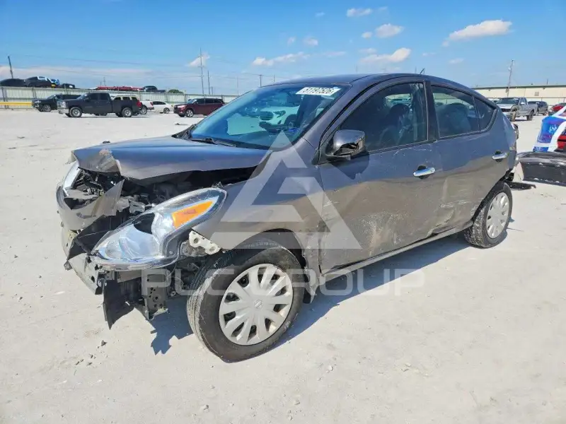 2016 Nissan VERSA фото
